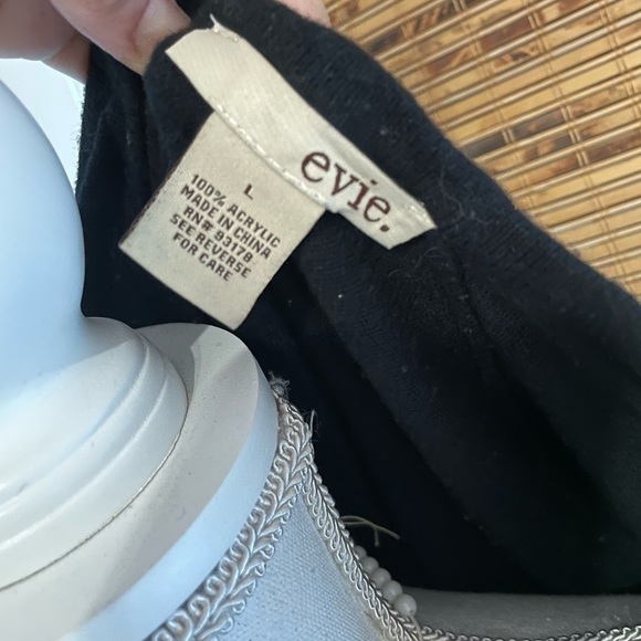 Zippered black sweater - Picture 3 of 5